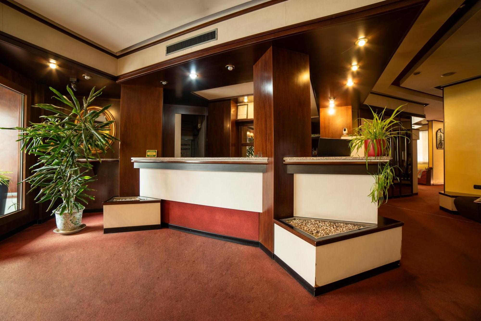 Hotel Victoria Varedo Ngoại thất bức ảnh